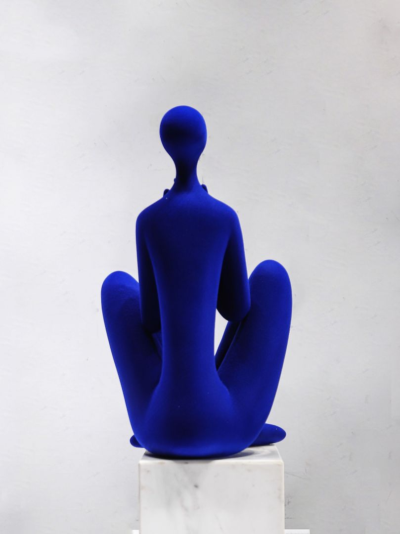 BLG-CW-R- sitting posture 004-04b3