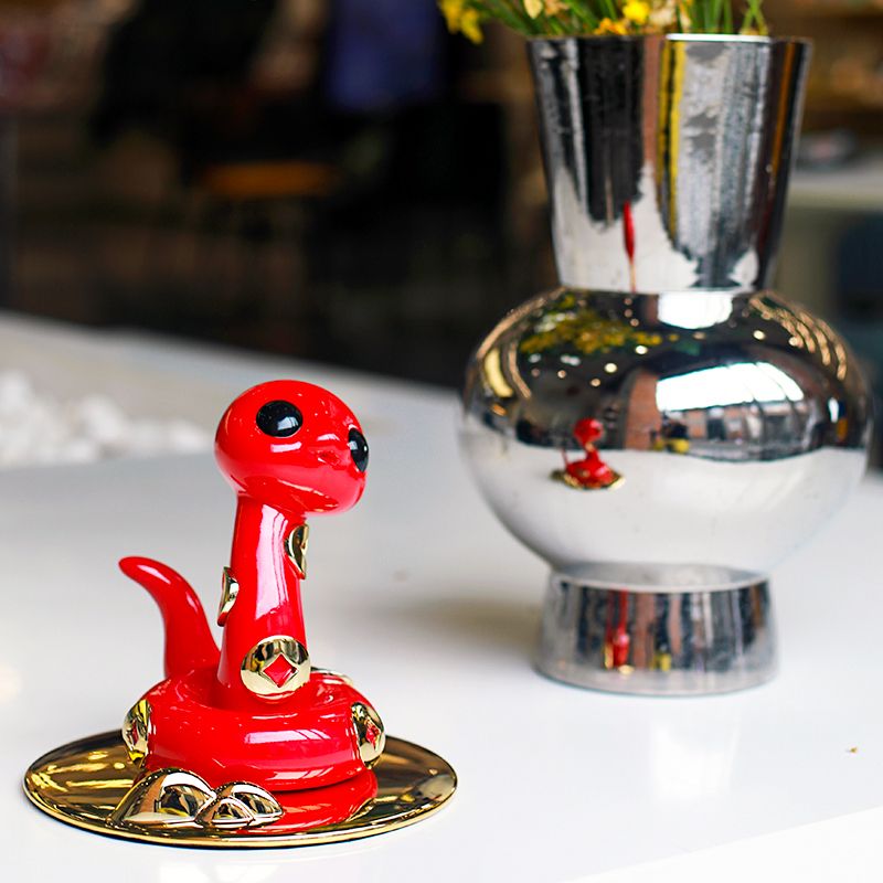 Exquisite snake